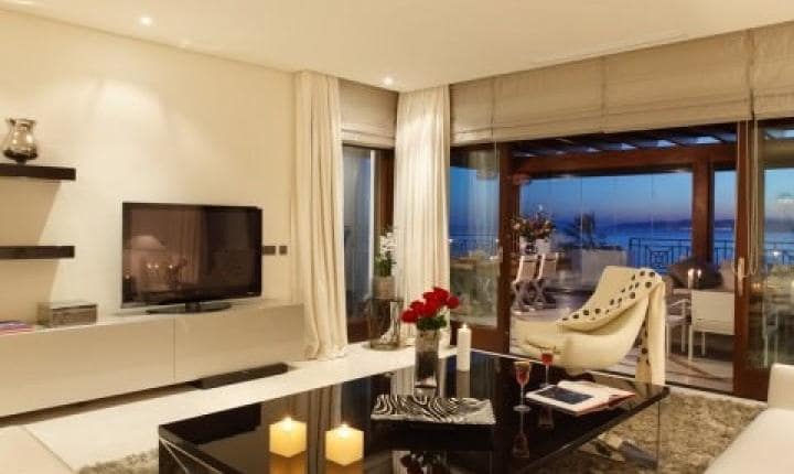 3 soverom Penthouse til salgs i Estepona med svømmebasseng garasje - € 2 150 000 (Ref: 9553598)