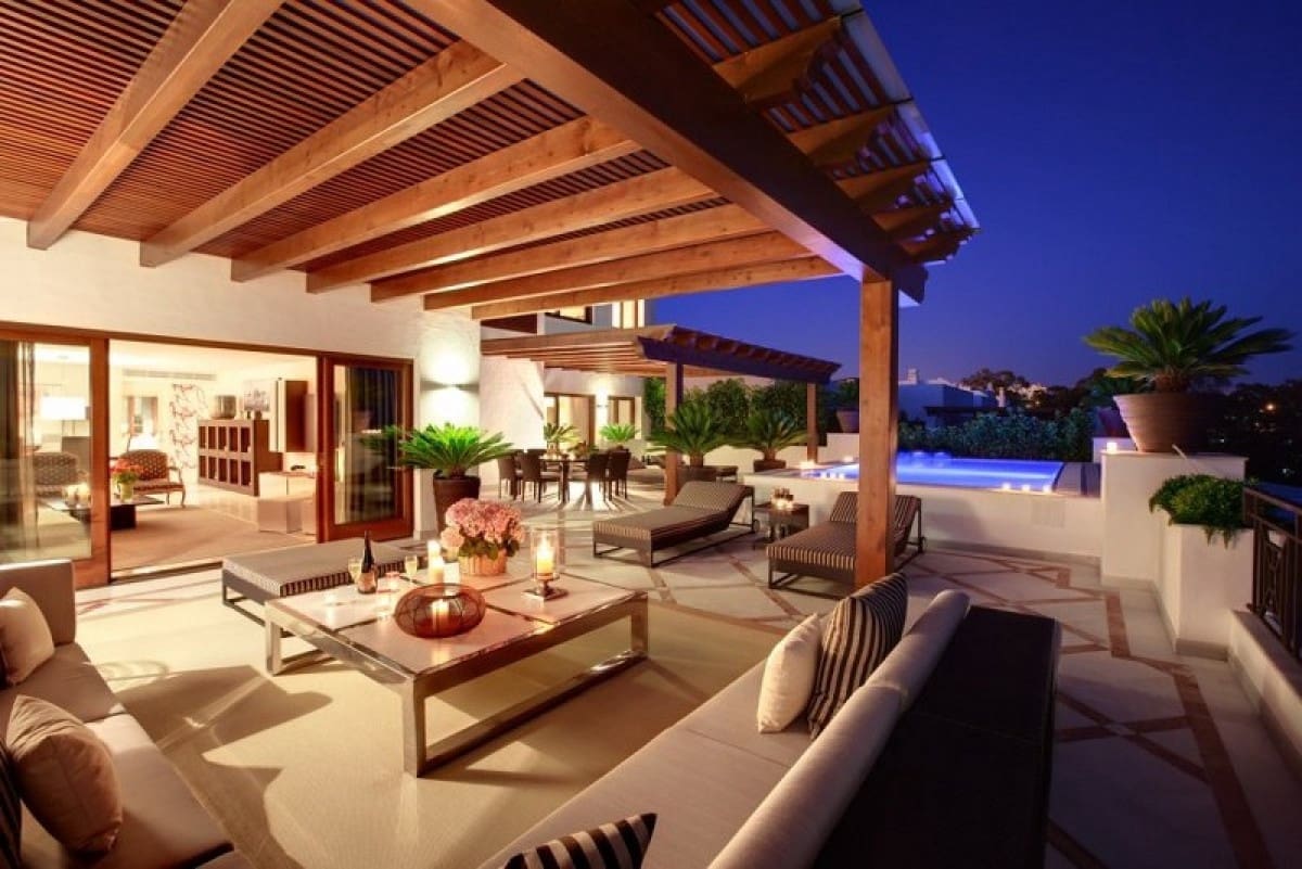 3 soverom Penthouse til salgs i Estepona med svømmebasseng garasje - € 2 150 000 (Ref: 9553598)