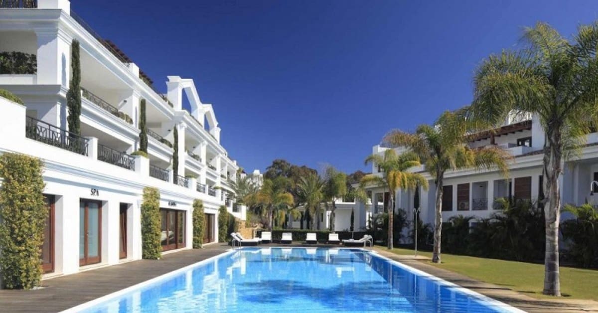 3 soverom Penthouse til salgs i Estepona med svømmebasseng garasje - € 2 150 000 (Ref: 9553598)