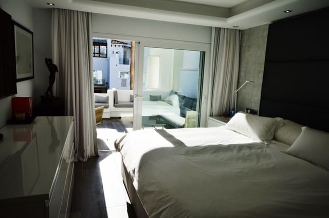 2 soverom Leilighet til salgs i Golden Mile, Marbella med svømmebasseng garasje - € 2 500 000 (Ref: 9553601)