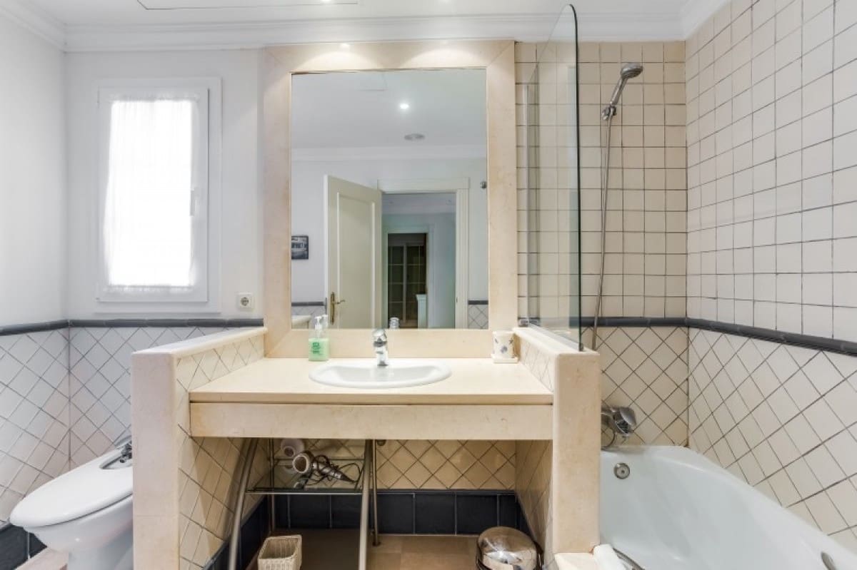 5 soveværelse Villa til salg i Marbella med swimmingpool garage - € 1.950.000 (Ref: 9553603)