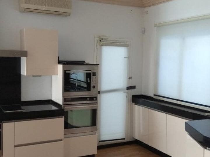 6 soveværelse Villa til salg i Marbella med swimmingpool - € 1.950.000 (Ref: 9553606)