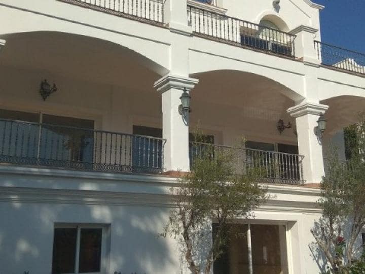 6 soveværelse Villa til salg i Marbella med swimmingpool - € 1.950.000 (Ref: 9553606)