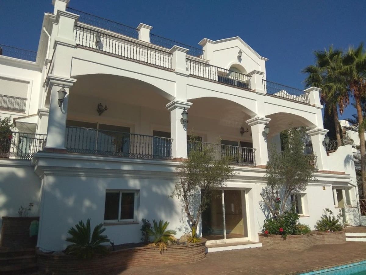 6 soveværelse Villa til salg i Marbella med swimmingpool - € 1.950.000 (Ref: 9553606)