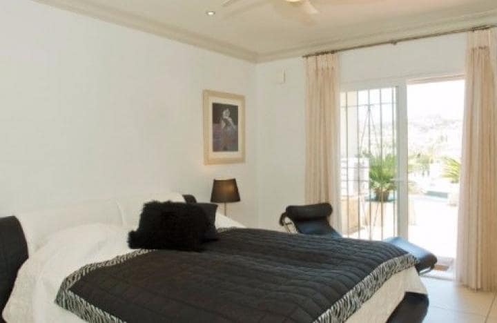 5 soveværelse Villa til salg i Marbella med swimmingpool garage - € 2.499.000 (Ref: 9553616)