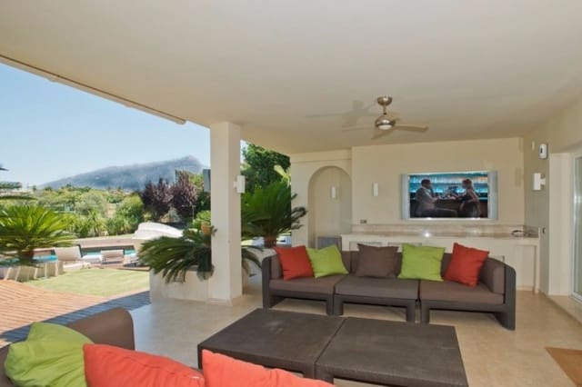 5 soveværelse Villa til salg i Marbella med swimmingpool garage - € 2.499.000 (Ref: 9553616)