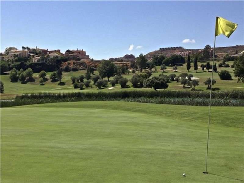 4 soveværelse Byhus til salg i Benahavis med swimmingpool garage - € 595.000 (Ref: 9553617)