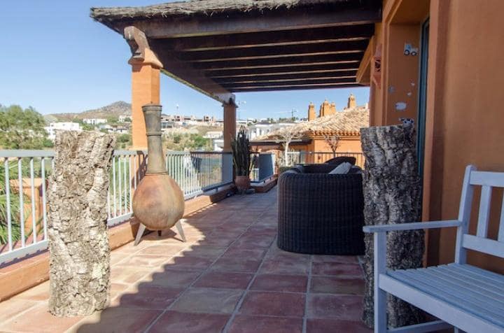 3 sovrum Takvåning till salu i Benahavis med pool garage - 459 000 € (Ref: 9553619)