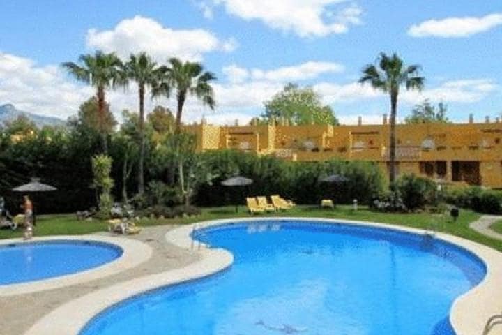 3 soveværelse Penthouse til salg i Marbella med swimmingpool garage - € 349.000 (Ref: 9553620)