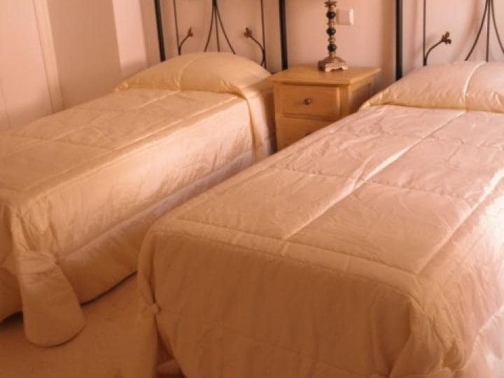 3 soveværelse Penthouse til salg i Marbella med swimmingpool garage - € 349.000 (Ref: 9553620)