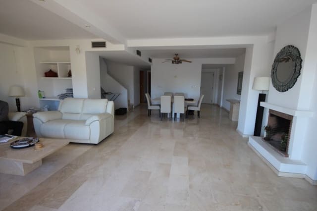 3 soveværelse Penthouse til salg i Marbella med swimmingpool garage - € 349.000 (Ref: 9553620)