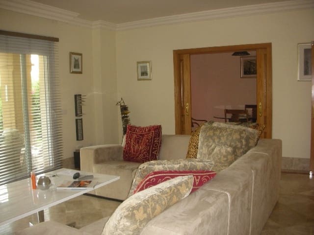 3 Zimmer Villa zu verkaufen in Marbella mit Pool - 479.500 € (Ref: 9553623)