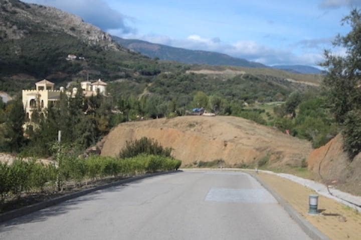 Building Plot for sale in Benahavis - € 850,000 (Ref: 9553638)
