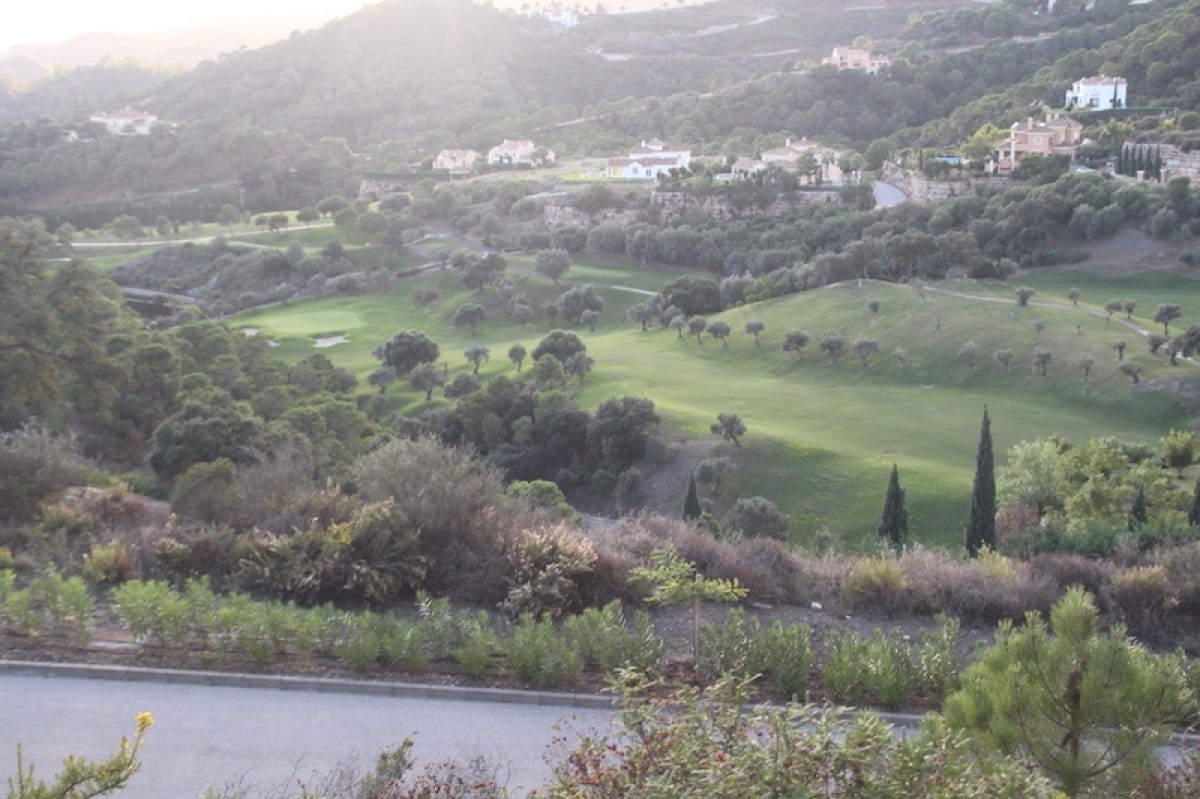 Building Plot for sale in Benahavis - € 850,000 (Ref: 9553638)
