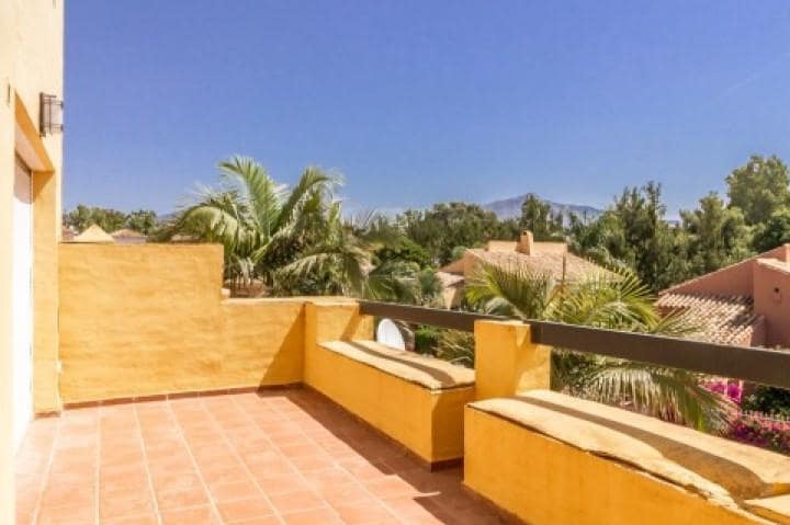 3 soverom Penthouse til salgs i San Pedro de Alcantara med svømmebasseng garasje - € 349 000 (Ref: 9553646)