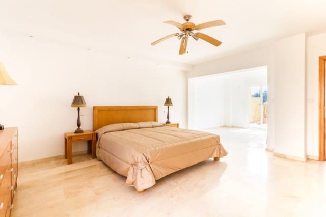 3 soverom Penthouse til salgs i San Pedro de Alcantara, Marbella med svømmebasseng garasje - € 349 000 (Ref: 9553646)