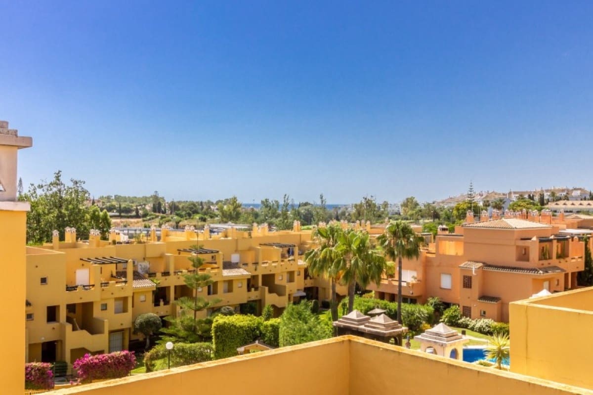 3 soverom Penthouse til salgs i San Pedro de Alcantara med svømmebasseng garasje - € 349 000 (Ref: 9553646)