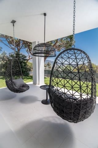 4 soveværelse Villa til salg i Marbella med swimmingpool - € 1.495.000 (Ref: 9553651)