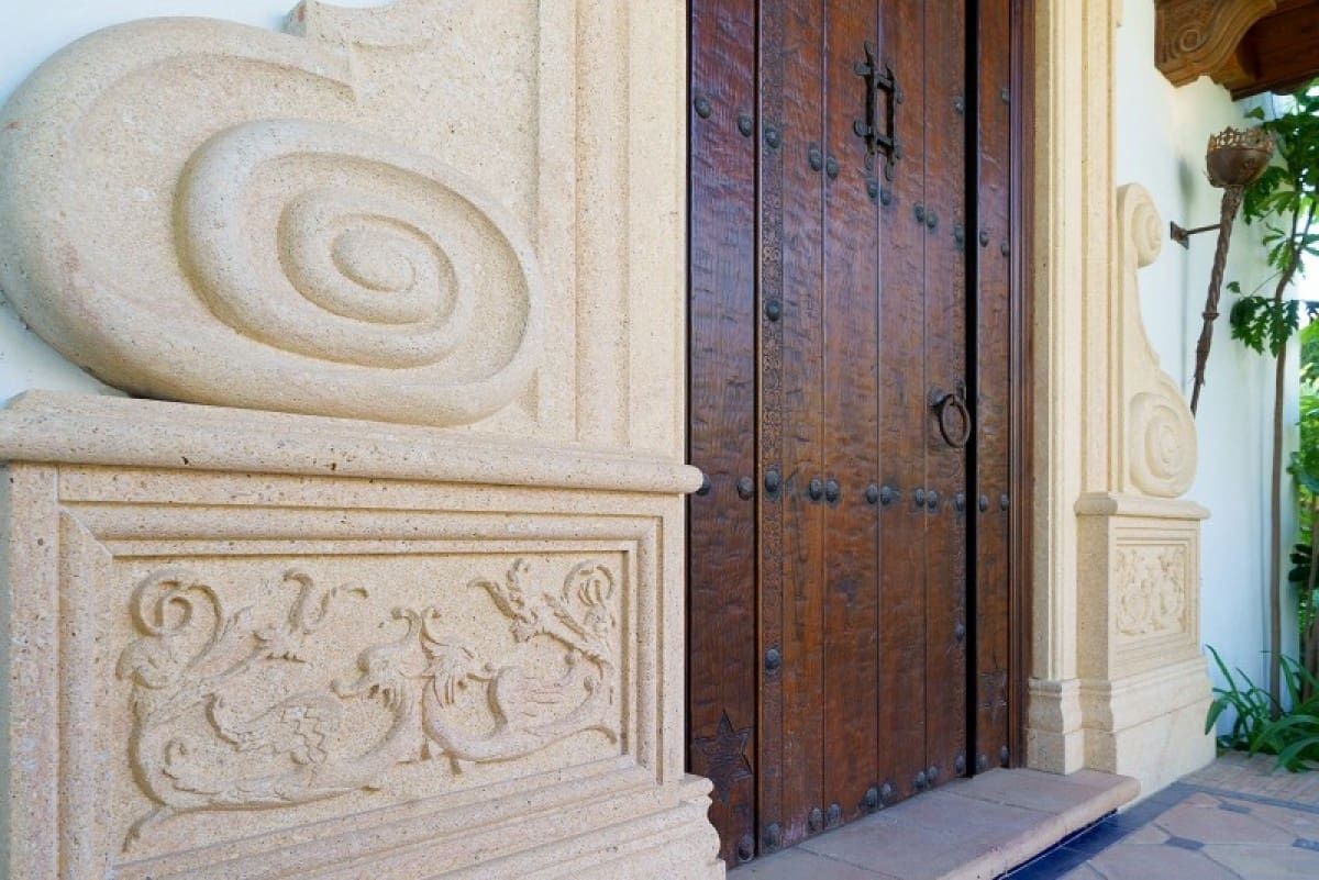 5 bedroom Villa for sale in Marbella with pool garage - € 2,995,000 (Ref: 9553654)