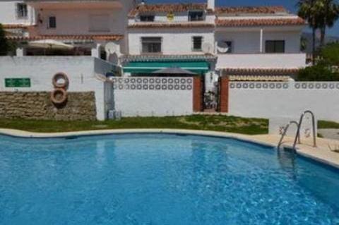 3 quarto Casa em Banda para venda em Marbella com piscina - 389 000 € (Ref: 9553658)