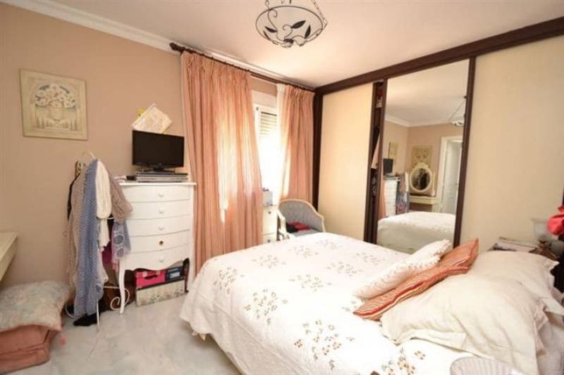 3 quarto Casa em Banda para venda em Marbella com piscina - 389 000 € (Ref: 9553658)