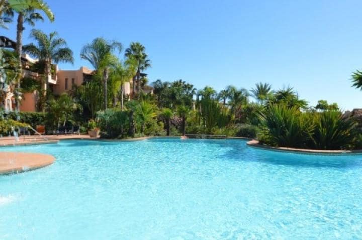 2 soveværelse Lejlighed til salg i Marbella med swimmingpool garage - € 895.000 (Ref: 9553660)