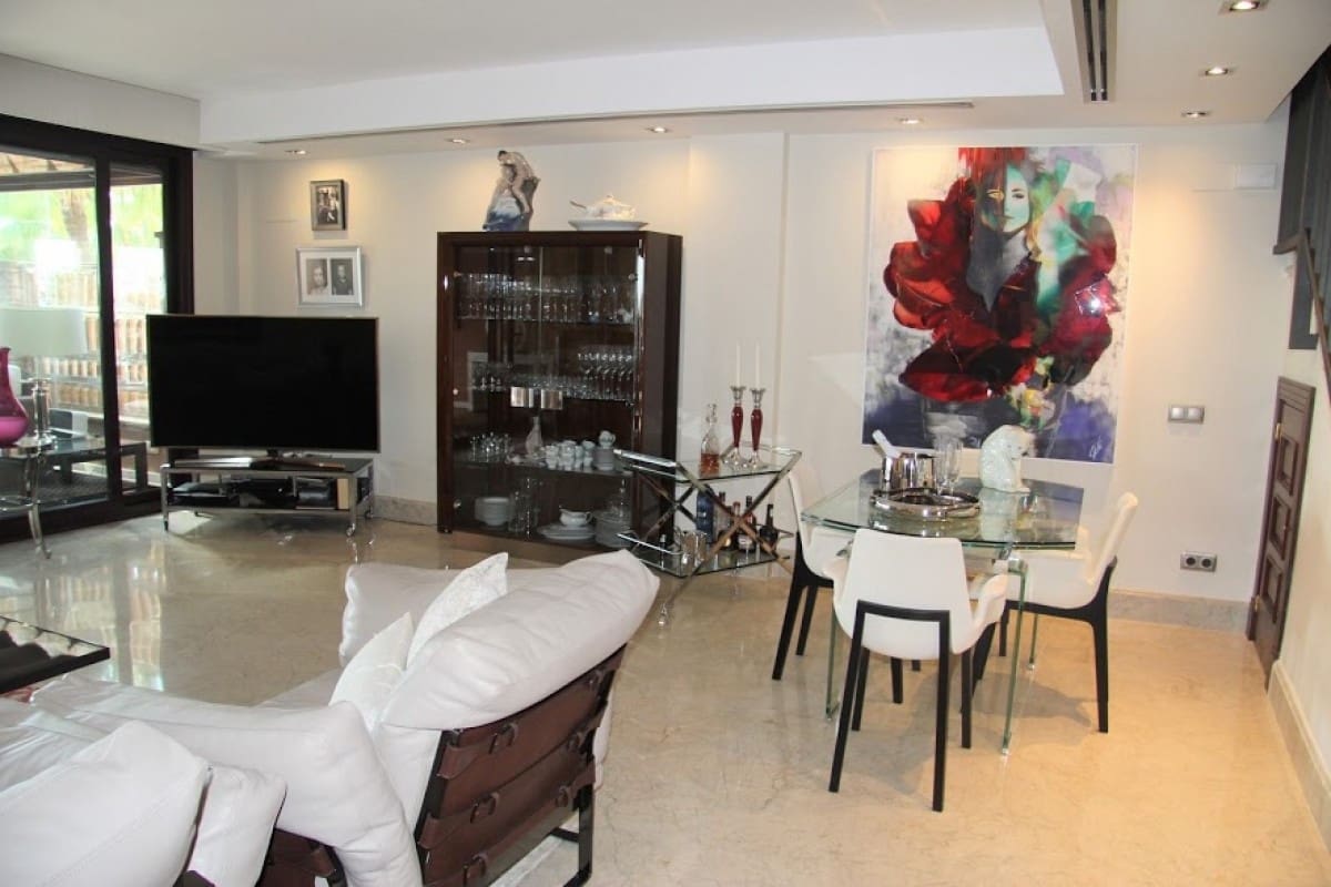 3 soveværelse Penthouse til salg i Marbella med swimmingpool garage - € 2.250.000 (Ref: 9553664)