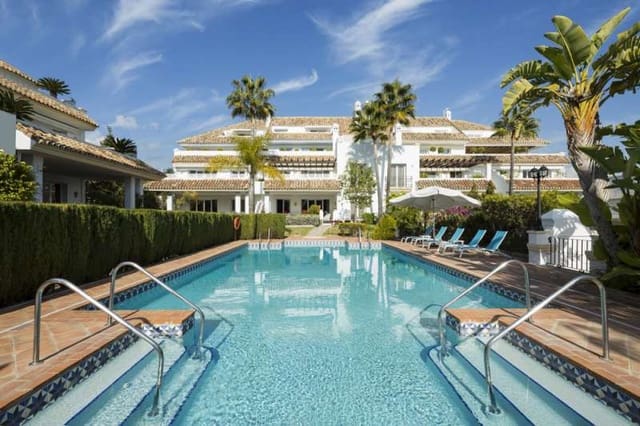 5 soverom Penthouse til salgs i Golden Mile, Marbella med svømmebasseng garasje - € 2 195 000 (Ref: 9553665)