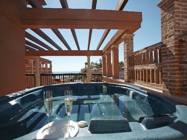 2 soveværelse Penthouse til salg i Marbella med swimmingpool garage - € 1.157.790 (Ref: 9553670)