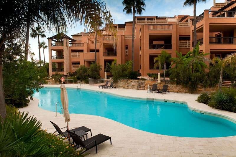 2 soveværelse Penthouse til salg i Marbella med swimmingpool garage - € 1.157.790 (Ref: 9553670)