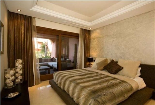 3 slaapkamer Appartement te koop in New Golden Mile, Estepona met zwembad - € 1.095.000 (Ref: 9553672)