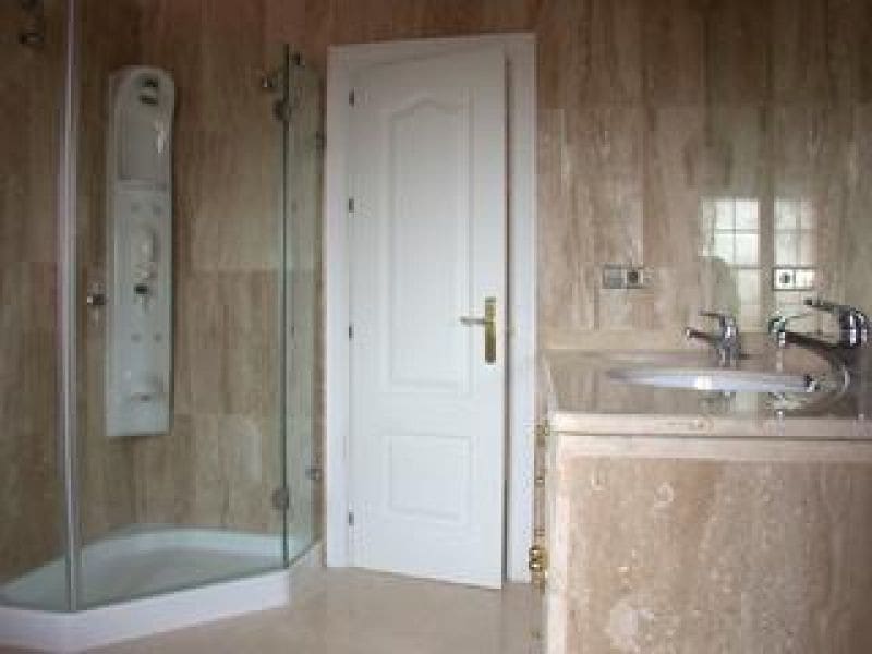 4 bedroom Villa for sale in Marbella with pool - € 1,200,000 (Ref: 9553678)