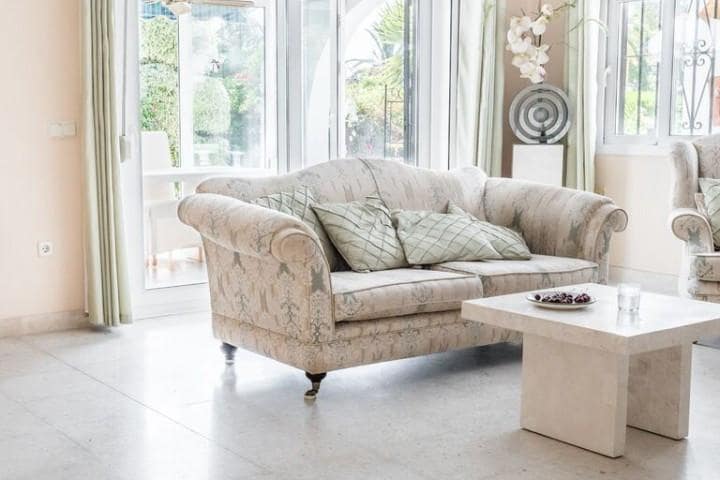 4 sovrum Villa till salu i Estepona med pool - 550 000 € (Ref: 9553679)