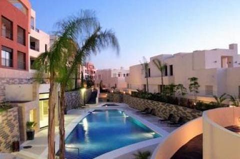 3 soveværelse Lejlighed til salg i Marbella med swimmingpool - € 475.000 (Ref: 9553681)