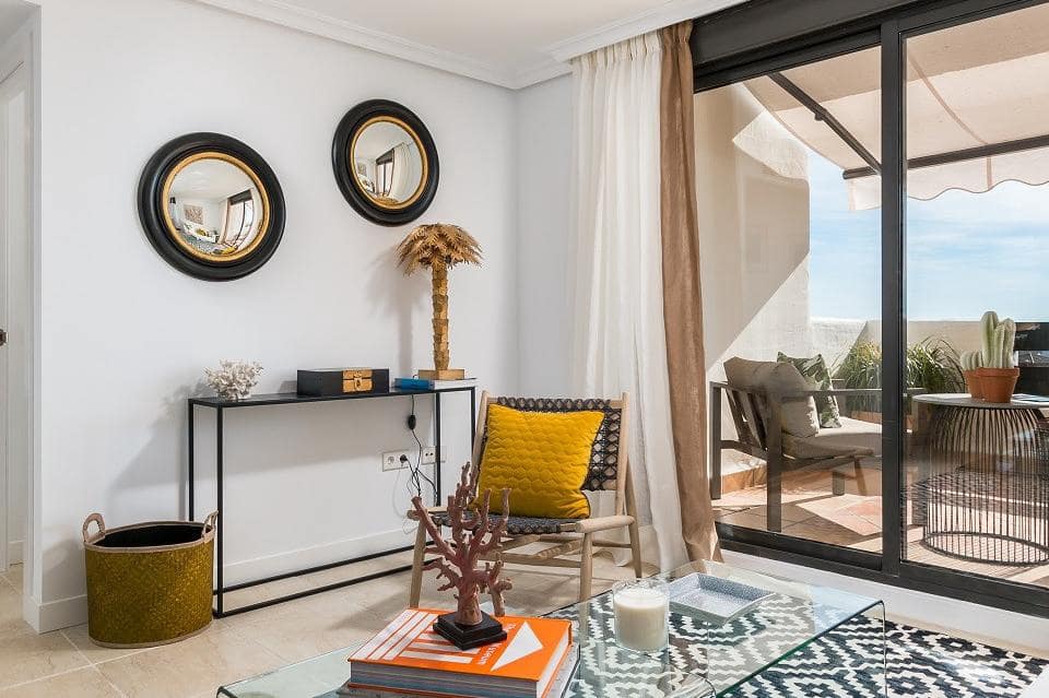 2 soveværelse Penthouse til salg i Estepona med swimmingpool garage - € 282.000 (Ref: 9553690)