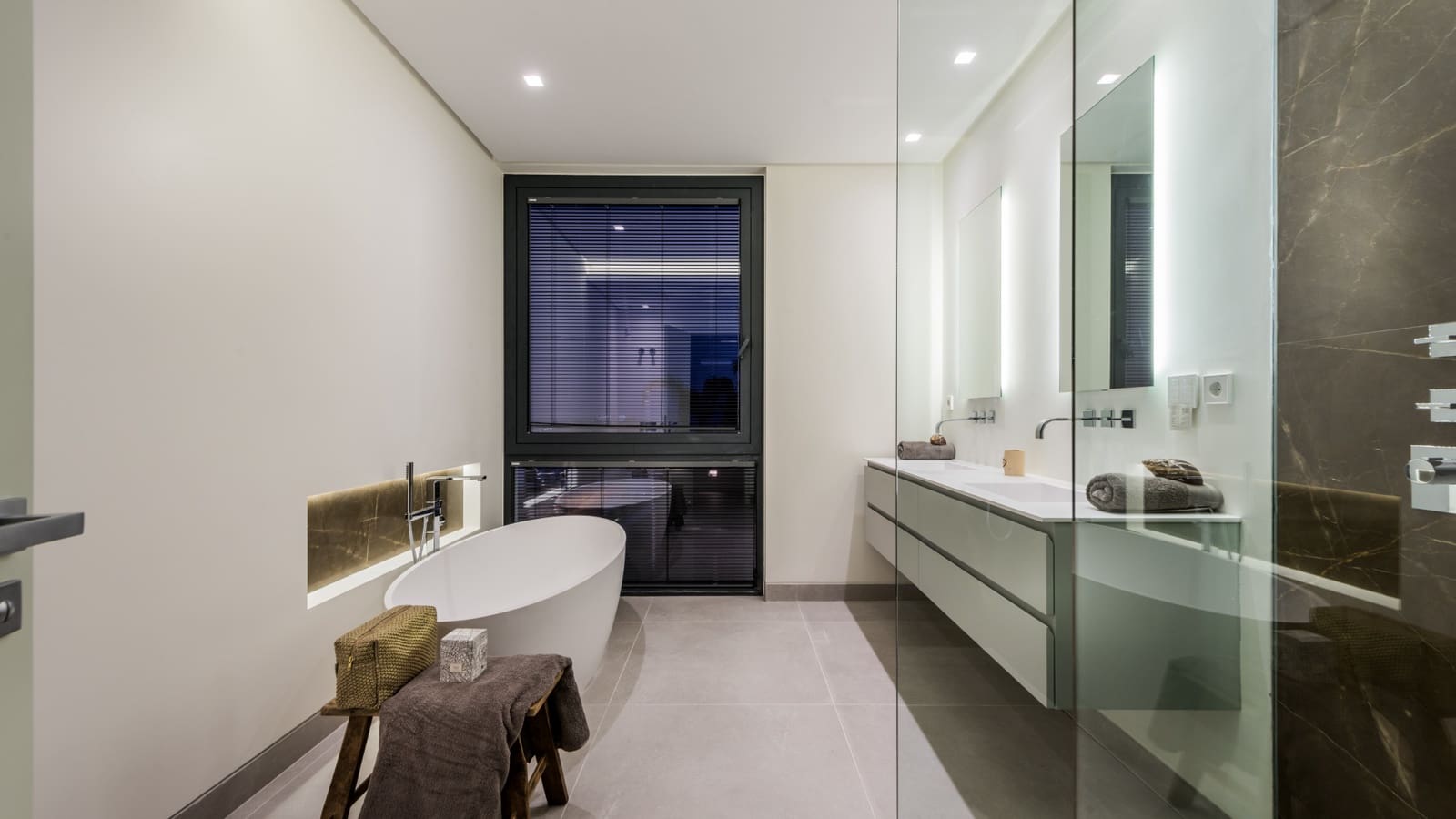 6 makuuhuone Huvila myytävänä paikassa Benahavis mukana uima-altaan 
autotalli - 3 750 000 € (Ref: 9553693)