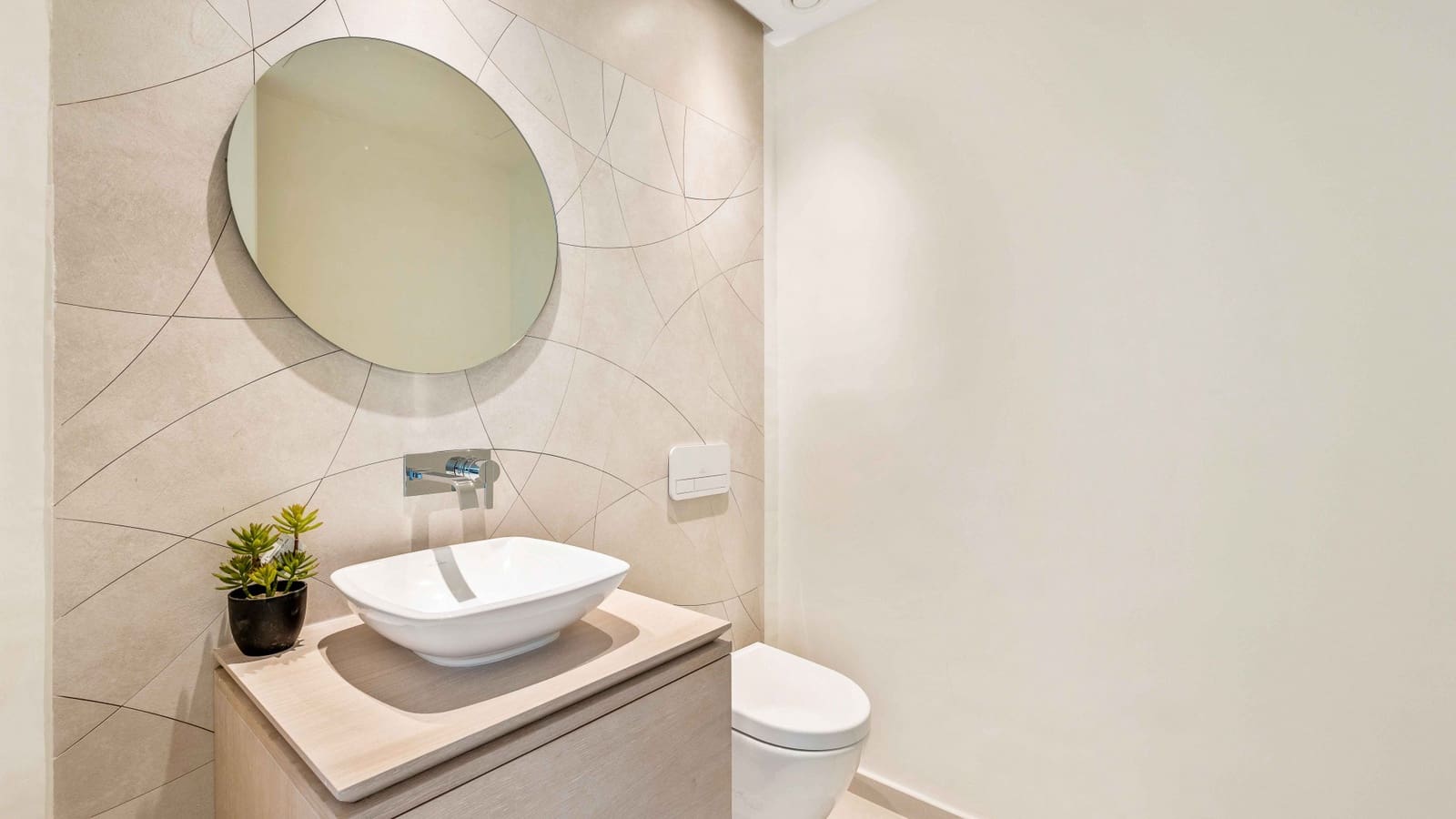 2 bedroom Apartment for sale in Marbella with pool garage - € 721,000 (Ref: 9553701)