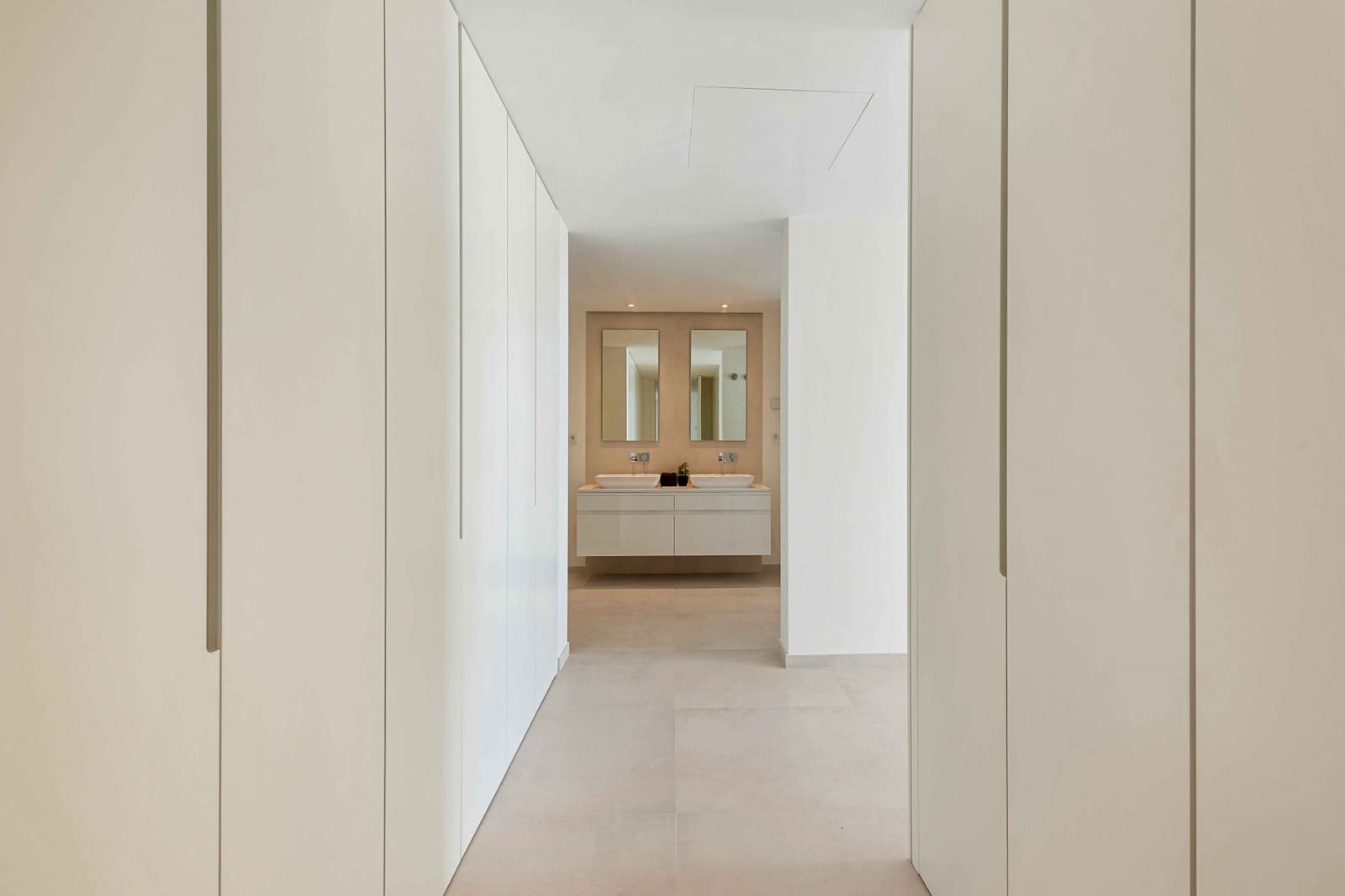 2 bedroom Apartment for sale in Marbella with pool garage - € 721,000 (Ref: 9553701)