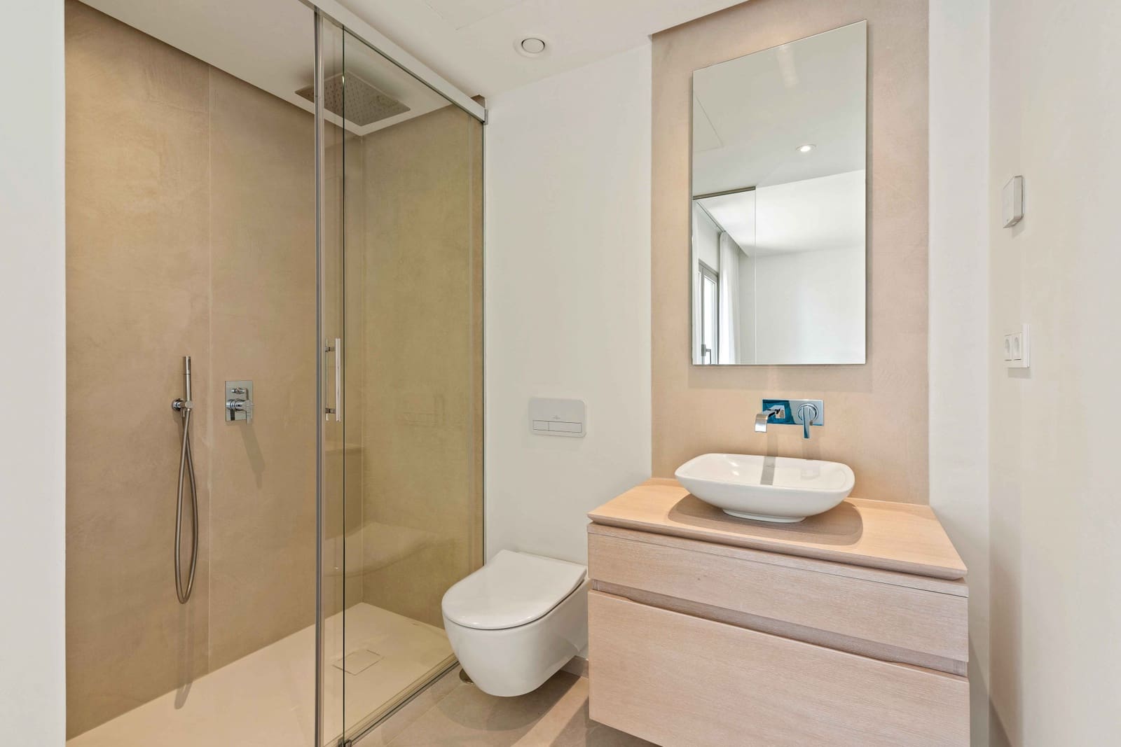 2 bedroom Apartment for sale in Marbella with pool garage - € 721,000 (Ref: 9553701)