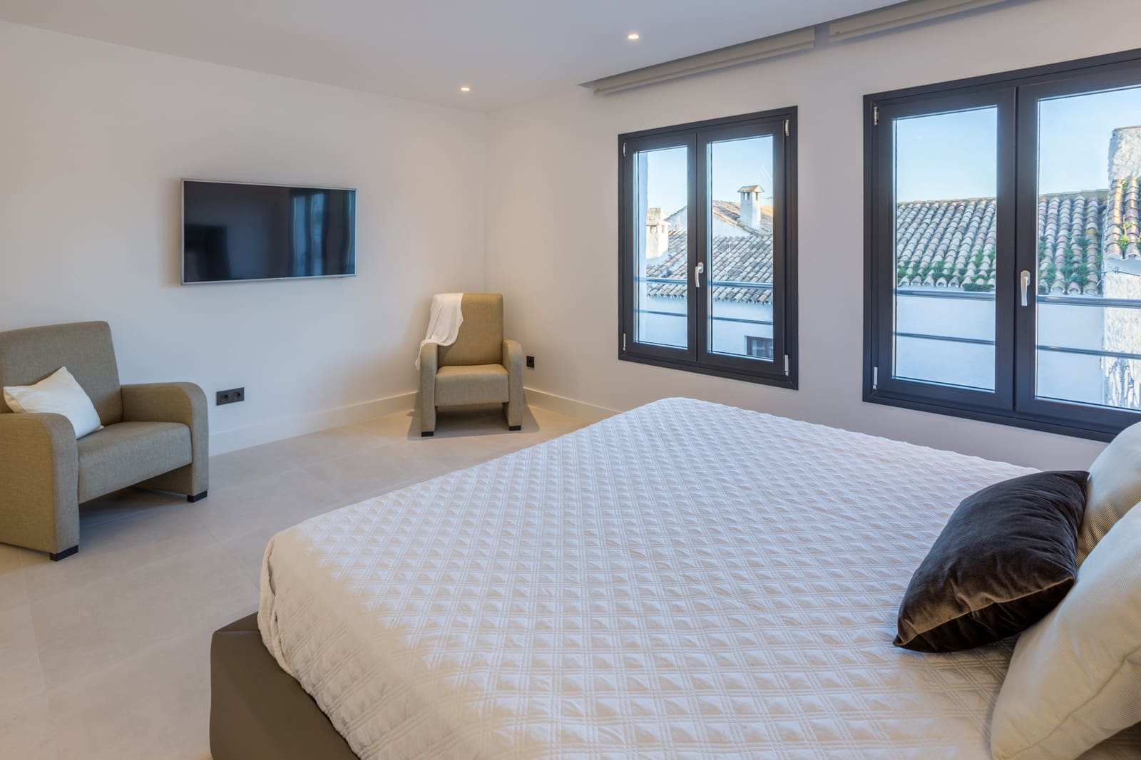 2 quarto Penthouse para venda em Puerto Banus com piscina garagem - 999 000 € (Ref: 9553706)