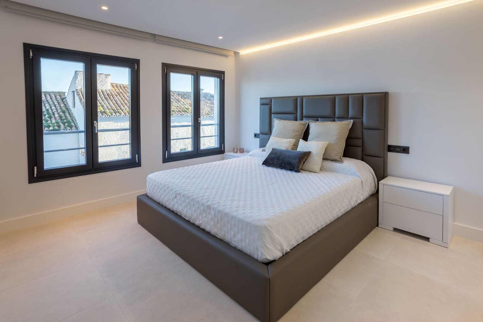 2 quarto Penthouse para venda em Puerto Banus com piscina garagem - 999 000 € (Ref: 9553706)