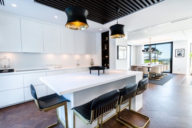 Chalet de 5 habitaciones en Nueva Andalucia, Marbella en venta con piscina garaje - 3.995.000 € (Ref: 9553707)