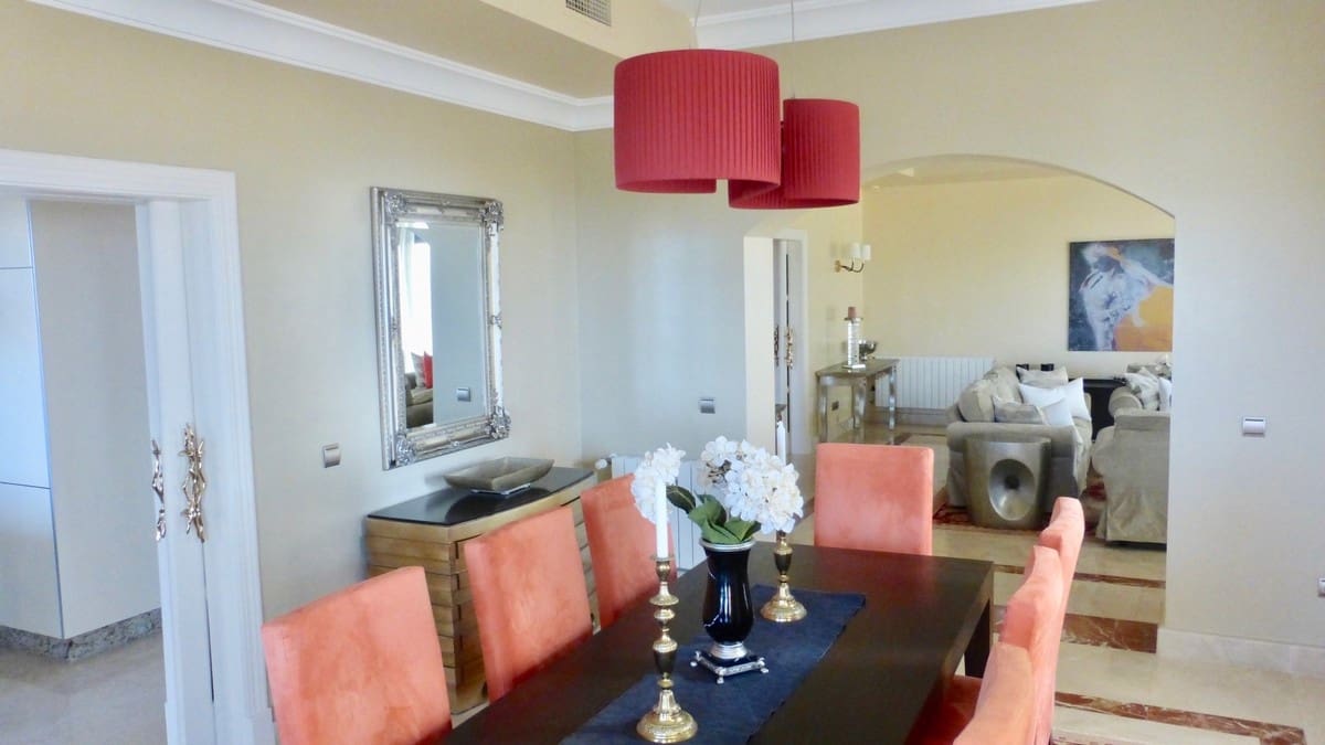 6 bedroom Villa for sale in Benahavis with pool garage - € 3,450,000 (Ref: 9553711)