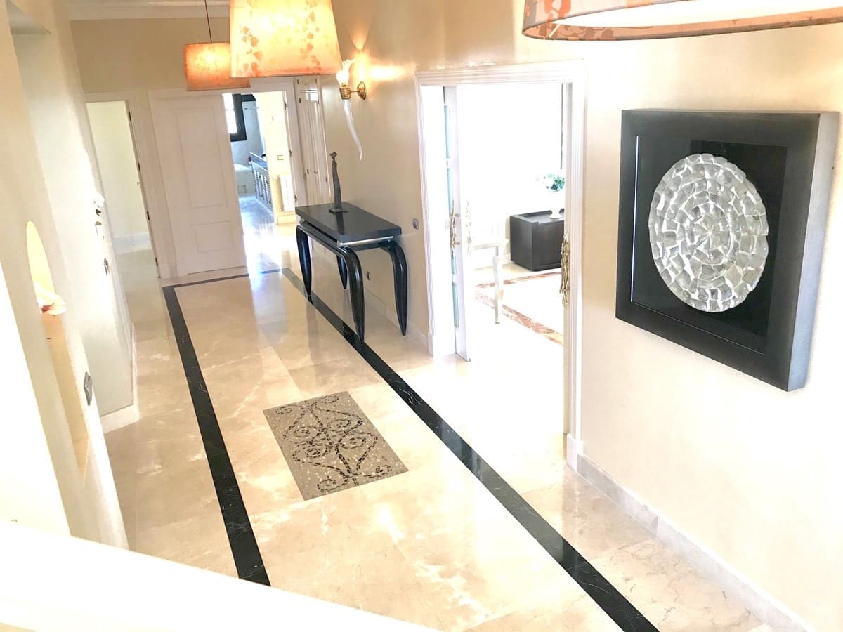 6 bedroom Villa for sale in Benahavis with pool garage - € 3,450,000 (Ref: 9553711)