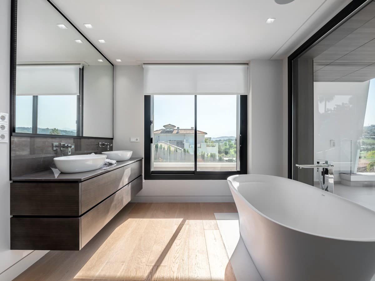 5 sypialnia Willa na sprzedaż w Nueva Andalucia z basenem garażem - 3 500 000 € (Ref: 9553713)