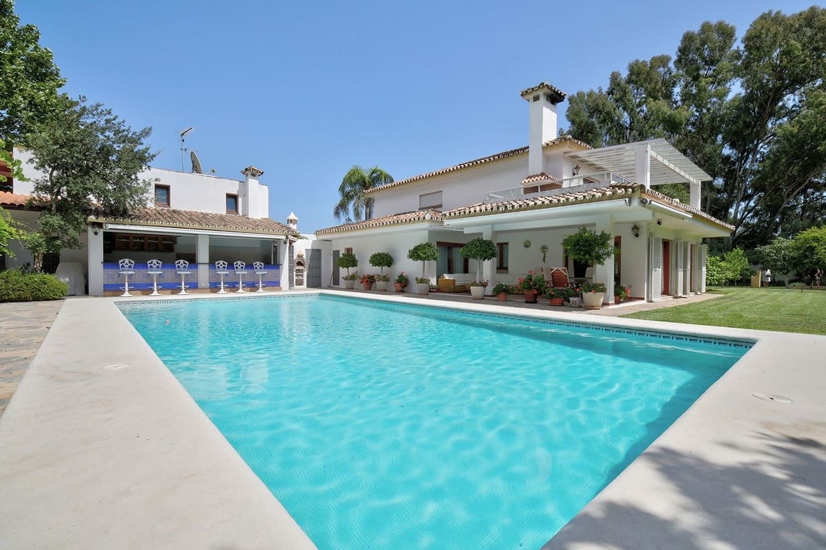 5 sovrum Villa till salu i Estepona med pool garage - 2 250 000 € (Ref: 9553736)