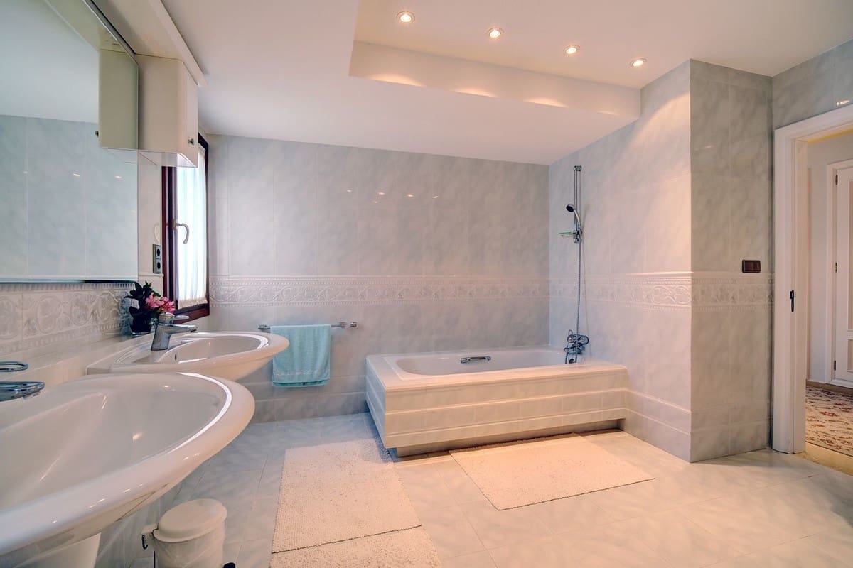 5 sovrum Villa till salu i Estepona med pool garage - 2 250 000 € (Ref: 9553736)