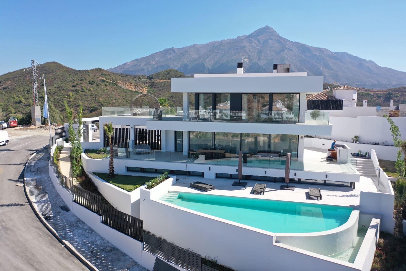 4 sovrum Villa till salu i Nueva Andalucia med pool garage - 2 600 000 € (Ref: 9553743)