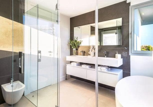 4 bedroom Villa for sale in Marbella with pool garage - € 2,150,000 (Ref: 9553758)