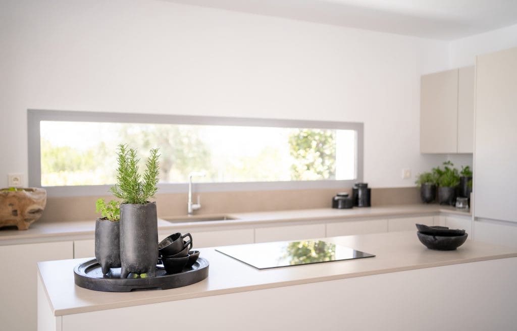 4 bedroom Villa for sale in Marbella with pool garage - € 2,150,000 (Ref: 9553758)